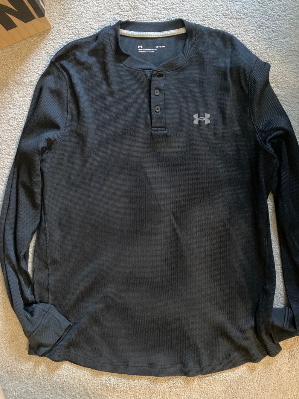Men’s Under Armour button down waffle crew
